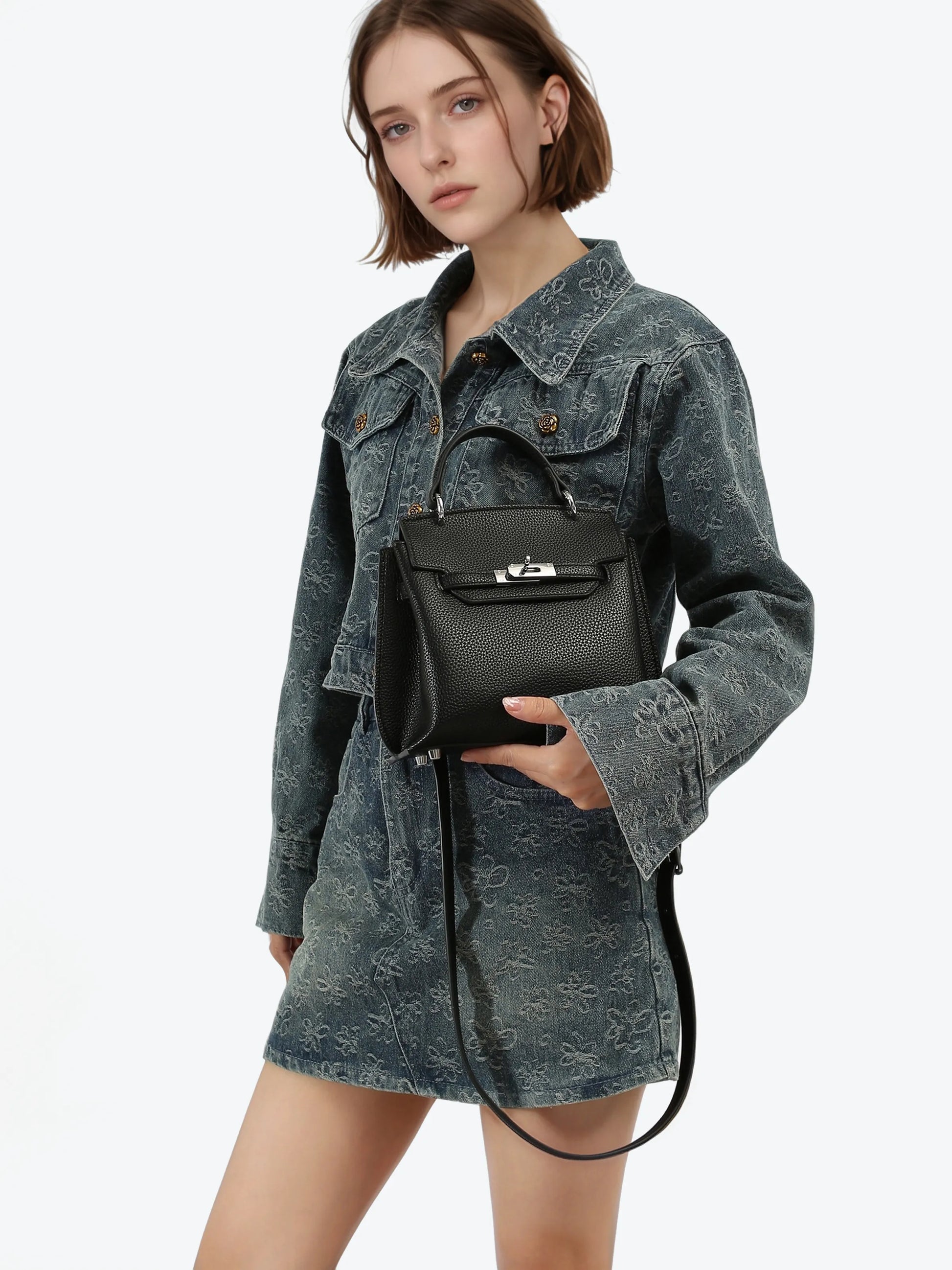 Black Handbag - Lychee texture